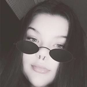 Meet your Posher, Desiree